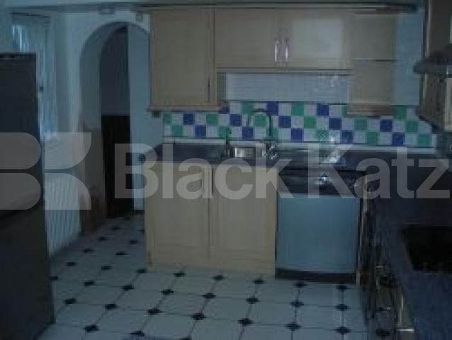 			VIEWINGS ESSENTIAL!, 2 Bedroom, 1 bath, 1 reception Flat			 Hartham Road, CAMDEN BORDERS N7